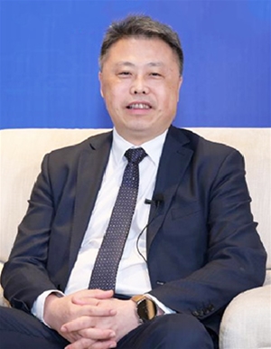 陈伟